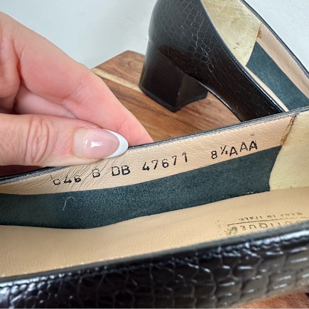 Vintage Salvatore Ferragamo Gancini Pumps - Picture 7 of 13